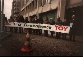 Chlorophiles protest against Greenpeace